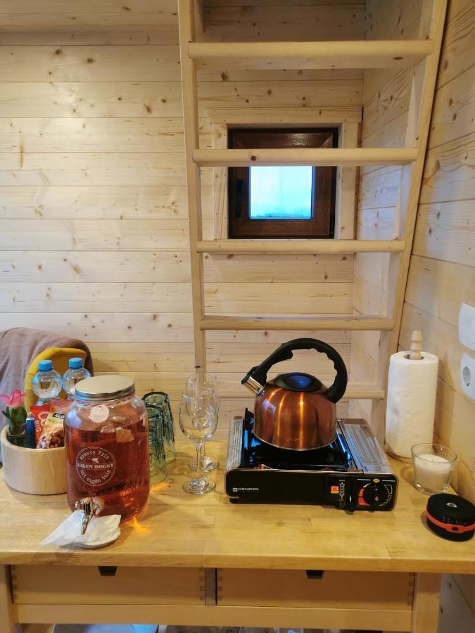Treehome Tinyhouse Střítež Exterior foto